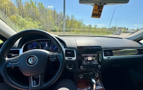 Volkswagen Touareg III, 2011 год, 2 030 000 рублей, 26 фотография