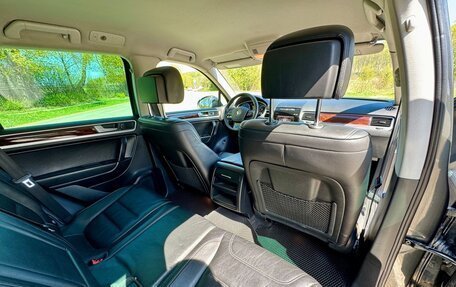 Volkswagen Touareg III, 2011 год, 2 030 000 рублей, 24 фотография