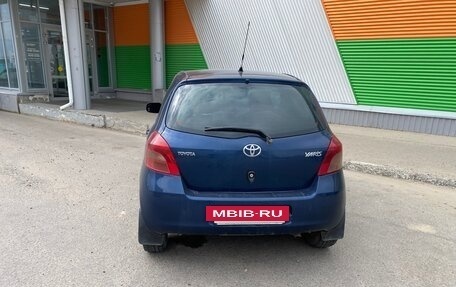 Toyota Yaris III рестайлинг, 2006 год, 399 999 рублей, 3 фотография