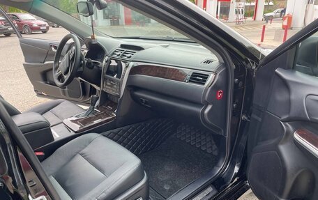 Toyota Camry, 2017 год, 2 200 000 рублей, 4 фотография