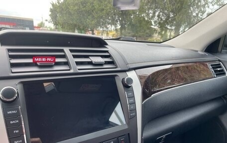 Toyota Camry, 2017 год, 2 200 000 рублей, 6 фотография