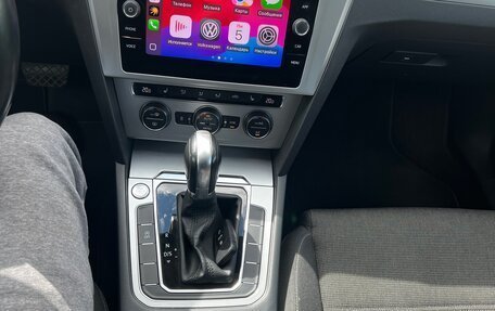Volkswagen Passat B8 рестайлинг, 2017 год, 1 650 000 рублей, 13 фотография
