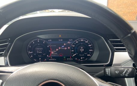 Volkswagen Passat B8 рестайлинг, 2017 год, 1 650 000 рублей, 14 фотография