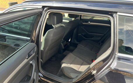 Volkswagen Passat B8 рестайлинг, 2017 год, 1 650 000 рублей, 24 фотография