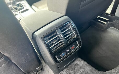 Volkswagen Passat B8 рестайлинг, 2017 год, 1 650 000 рублей, 28 фотография