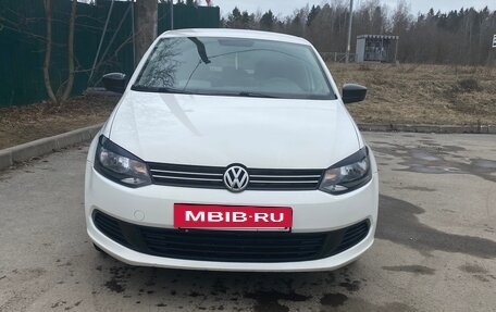 Volkswagen Polo VI (EU Market), 2013 год, 590 000 рублей, 2 фотография