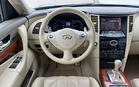 Infiniti QX70, 2016 год, 3 150 000 рублей, 14 фотография