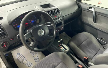 Volkswagen Polo IV рестайлинг, 2005 год, 349 000 рублей, 10 фотография