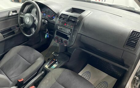 Volkswagen Polo IV рестайлинг, 2005 год, 349 000 рублей, 12 фотография