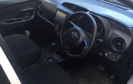 Toyota Vitz, 2019 год, 1 355 000 рублей, 3 фотография
