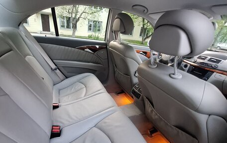Mercedes-Benz E-Класс, 2004 год, 990 000 рублей, 9 фотография