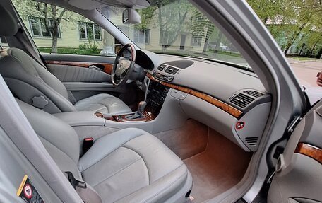 Mercedes-Benz E-Класс, 2004 год, 990 000 рублей, 10 фотография