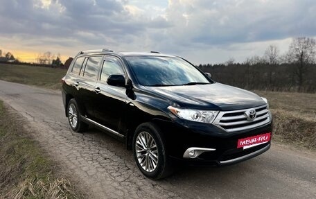 Toyota Highlander III, 2013 год, 2 550 000 рублей, 3 фотография