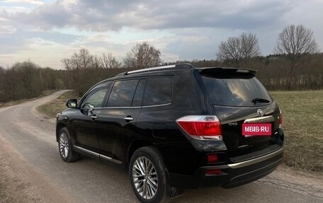 Toyota Highlander III, 2013 год, 2 550 000 рублей, 7 фотография