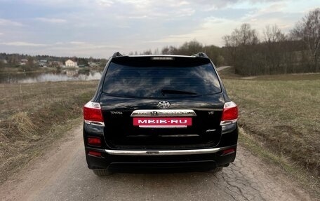 Toyota Highlander III, 2013 год, 2 550 000 рублей, 6 фотография