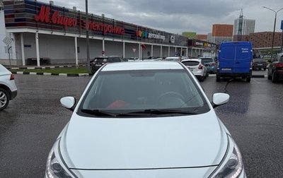 Hyundai Solaris II рестайлинг, 2015 год, 1 050 000 рублей, 1 фотография