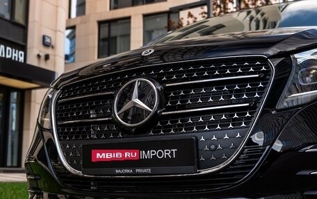 Mercedes-Benz V-Класс, 2024 год, 15 700 000 рублей, 4 фотография