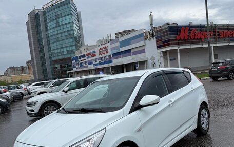 Hyundai Solaris II рестайлинг, 2015 год, 1 050 000 рублей, 2 фотография