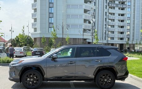 Toyota RAV4, 2022 год, 4 200 000 рублей, 5 фотография