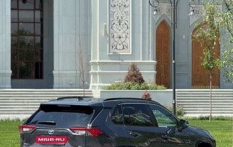 Toyota RAV4, 2022 год, 4 200 000 рублей, 7 фотография