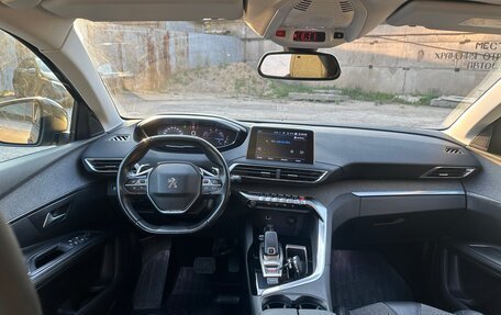 Peugeot 5008 II, 2018 год, 1 900 000 рублей, 10 фотография