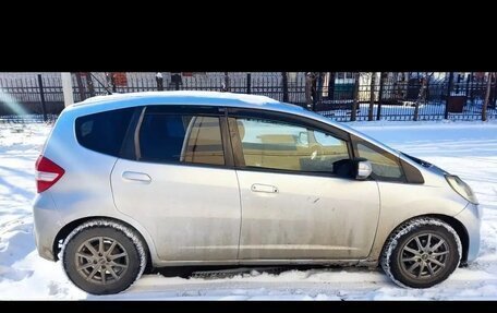 Honda Fit III, 2011 год, 690 000 рублей, 4 фотография