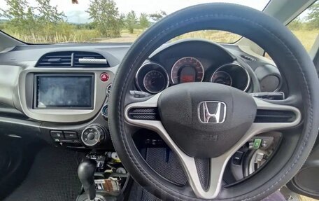 Honda Fit III, 2011 год, 690 000 рублей, 18 фотография