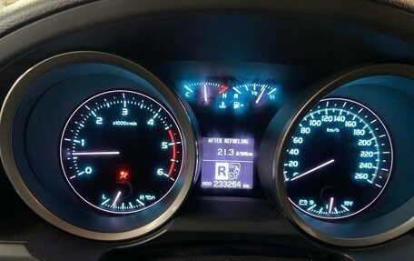 Toyota Land Cruiser 200, 2011 год, 3 375 000 рублей, 2 фотография