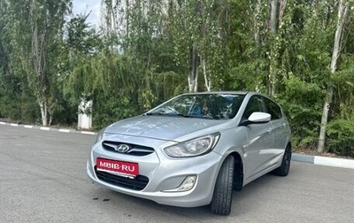 Hyundai Solaris II рестайлинг, 2011 год, 950 000 рублей, 1 фотография