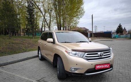 Toyota Highlander III, 2012 год, 2 650 000 рублей, 1 фотография