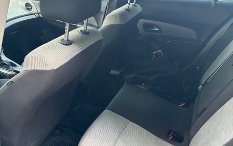Chevrolet Cruze II, 2011 год, 650 000 рублей, 7 фотография