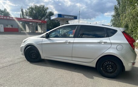 Hyundai Solaris II рестайлинг, 2011 год, 950 000 рублей, 5 фотография