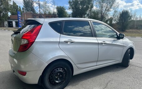 Hyundai Solaris II рестайлинг, 2011 год, 950 000 рублей, 4 фотография