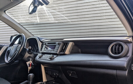 Toyota RAV4, 2018 год, 2 350 000 рублей, 11 фотография