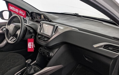 Peugeot 2008 II, 2014 год, 899 000 рублей, 13 фотография