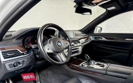 BMW 7 серия, 2019 год, 6 180 000 рублей, 15 фотография