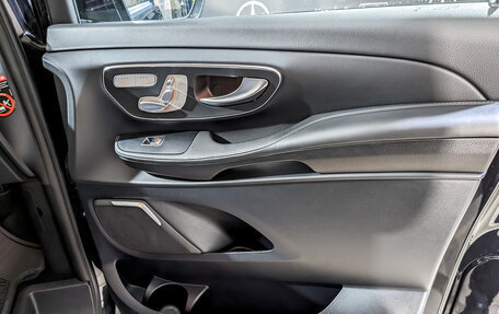 Mercedes-Benz V-Класс, 2021 год, 8 050 000 рублей, 25 фотография