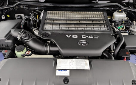 Toyota Land Cruiser 200, 2018 год, 7 350 000 рублей, 9 фотография