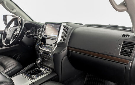 Toyota Land Cruiser 200, 2018 год, 7 350 000 рублей, 11 фотография