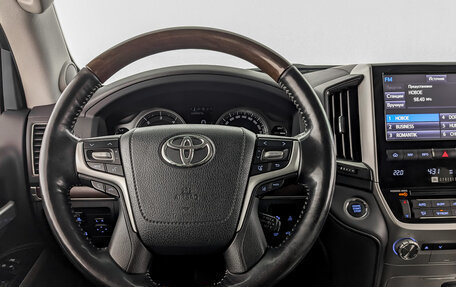 Toyota Land Cruiser 200, 2018 год, 7 350 000 рублей, 23 фотография