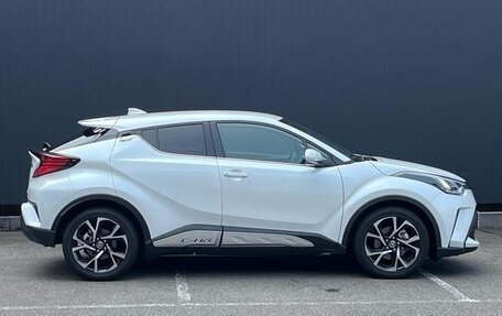 Toyota C-HR I рестайлинг, 2022 год, 1 470 000 рублей, 5 фотография