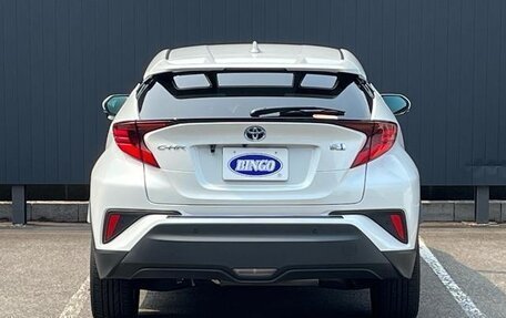 Toyota C-HR I рестайлинг, 2022 год, 1 470 000 рублей, 7 фотография