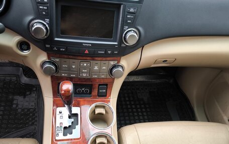 Toyota Highlander III, 2012 год, 2 650 000 рублей, 11 фотография