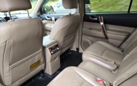 Toyota Highlander III, 2012 год, 2 650 000 рублей, 13 фотография