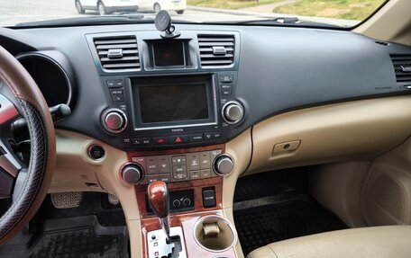 Toyota Highlander III, 2012 год, 2 650 000 рублей, 12 фотография