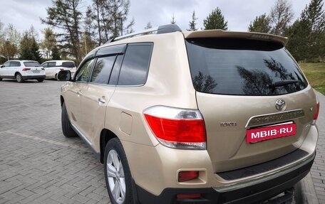 Toyota Highlander III, 2012 год, 2 650 000 рублей, 4 фотография