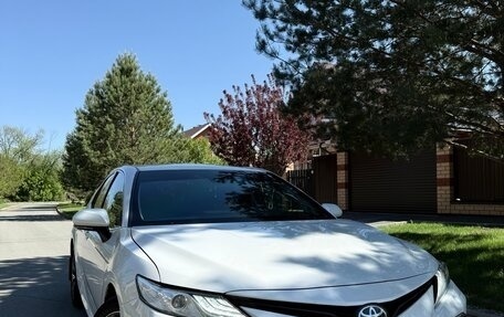 Toyota Camry, 2021 год, 3 000 000 рублей, 2 фотография