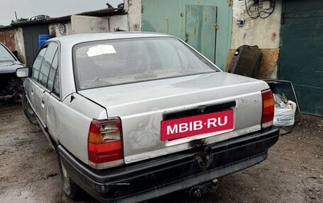 Opel Omega A, 1988 год, 45 000 рублей, 2 фотография
