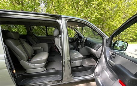 Hyundai Grand Starex Grand Starex I рестайлинг 2, 2011 год, 1 150 000 рублей, 29 фотография