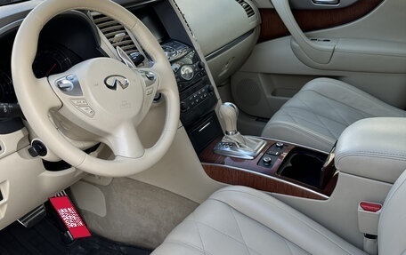 Infiniti FX II, 2011 год, 1 950 000 рублей, 9 фотография